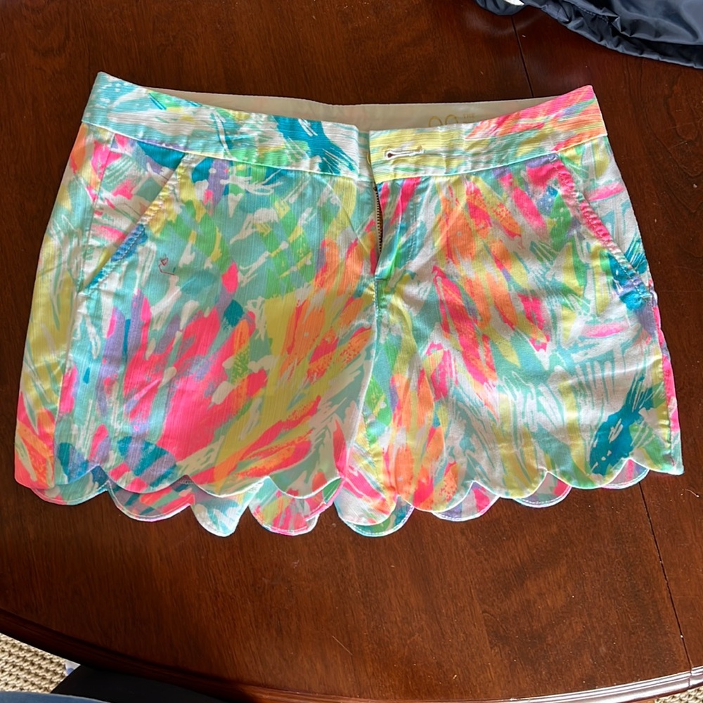 Lilly Pulitzer size 00 shorts